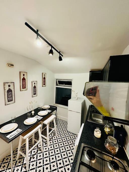 *Super Central 20Min To Big Ben* Apartment London Bagian luar foto