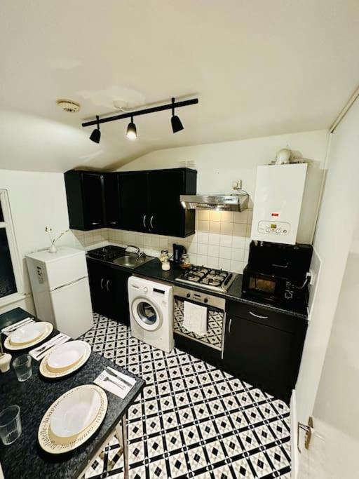 *Super Central 20Min To Big Ben* Apartment London Bagian luar foto