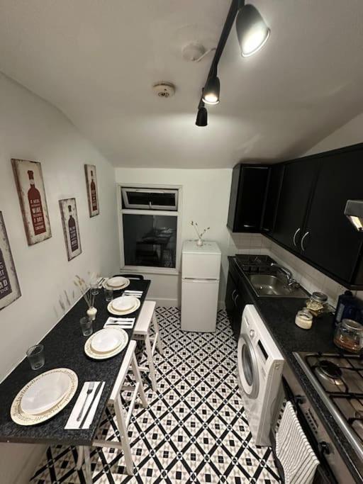 *Super Central 20Min To Big Ben* Apartment London Bagian luar foto